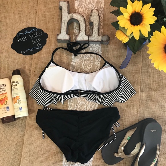 💕 Bikini - Striped Ruffle Top & Booty Ruching - Picture 3 of 6